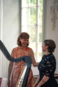 Wir feiern! | © Mona Wibmer | Innsbrucker Festwochen