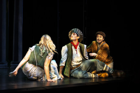 Justina Vaitkute (Irene), Salvador Simão (Aminta), Sarah Hayashi (Meleagro) | © Birgit Gufler Justina Vaitkute (Irene), Salvador Simão (Aminta), Sarah Hayashi (Meleagro) | © Birgit Gufler