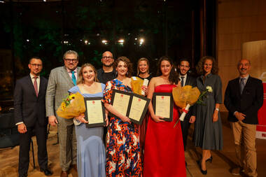 Die Preisträger*innen 2021 mit der Jury © Celina Friedrichs