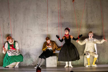 Marionetten der Amor-Götter (v.l.): Joel Williams, Lorenzo Barbieri, Theodora Raftis, Andrew Munn © Birgit Gufler