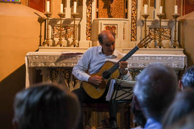 Francesco Romano in der Nikolauskapelle von Schloss Ambras © Innsbrucker Festwochen / Celina Friedrichs