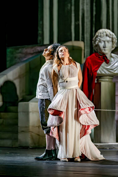 Samuel Marino (Postumio) & Eleonora Bellocci (Ottavia) © Birgit Gufler Samuel Marino (Postumio) & Eleonora Bellocci (Ottavia) in «Silla» © Birgit Gufler