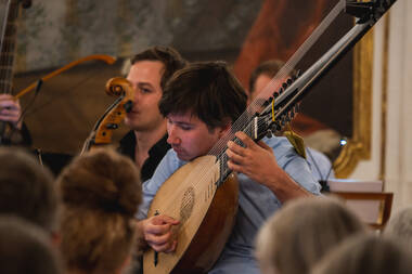 Thomas Dunford & das Ensemble Jupiter im Riesensaal der Hofburg Innsbruck © Michael Venier