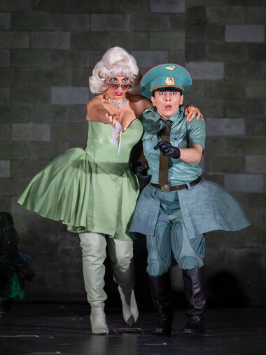 Theodora Raftis (Sidonia) & Paola Valentina Molinari (Nino) © Birgit Gufler