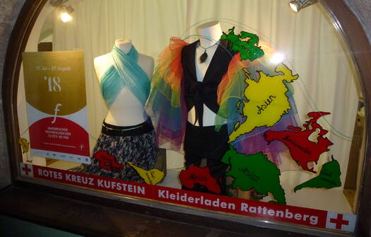 P1010240 Kleiderladen Rattenberg