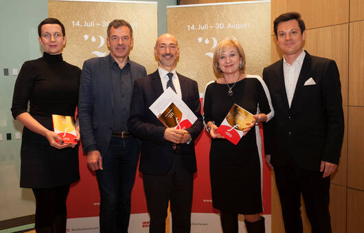 (v.l.) Betriebsdirektorin Eva-Maria Sens, Bürgermeister Georg Willi, Intendant Alessandro De Marchi, Landesrätin Beate Palfrader, Geschäftsführer Markus Lutz © DieFotografen
