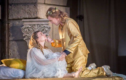 Die römische Unruhe, oder Die edelmütige Octavia Suzanne Jerosme (Octavia), Morgan Pearse (Nero) © Innsbrucker Festwochen / Rupert Larl