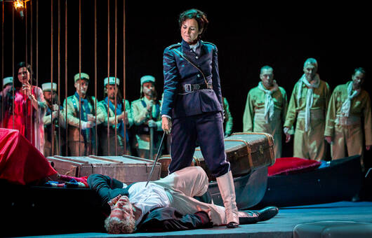 Didone abbandonata Oben: Katrin Wundsam (Enea); Unten: Carlo Allemano (Jarba);
© Innsbrucker Festwochen / Rupert Larl